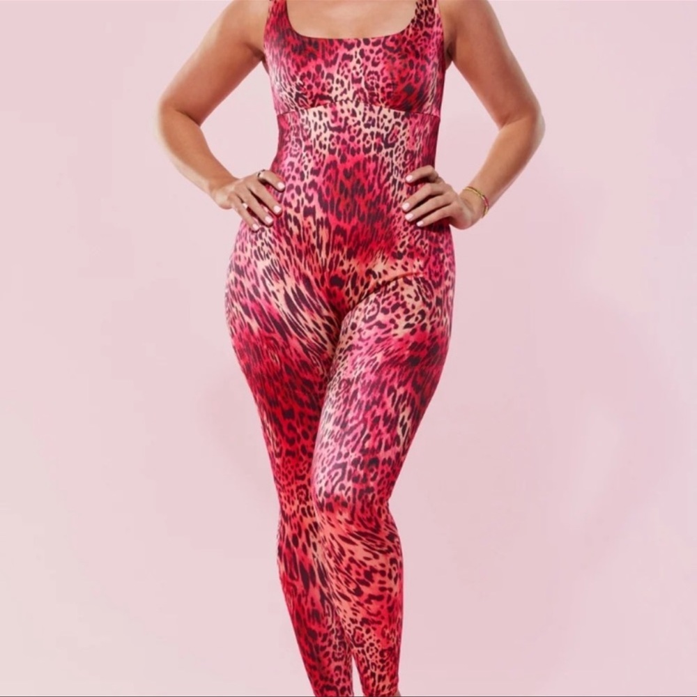 Yitty Fabletics Headliner Shaping Catsuit in Yitty Kitty (Pink) size 2X